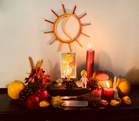 Simple Lughnasadh altar. #lughnasadh #lammas #altar #firstharvest #pagan #wiccan #wheeloftheyear #thesuntarot #paganholidays #wiccanholidays #witch #witchcraft #blessedbe #lughnasadhaltar #lammasaltar Lammas Lughnasadh Altar, Sun Altar, Summer Rituals, Lughnasadh Altar, Lammas Altar, Lammas Lughnasadh, Altar Ideas, The Sun Tarot, Pagan Altar