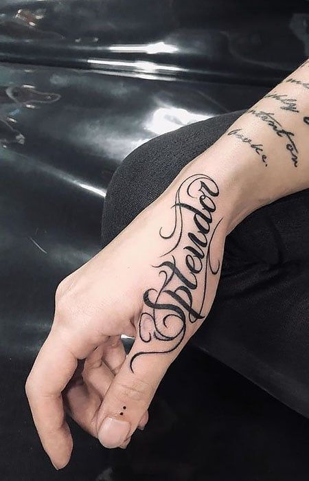 Name Tattoo On Hand, Best Tattoo Ideas For Men, Side Hand Tattoos, Thumb Tattoos, Side Wrist Tattoos, Names Tattoos For Men, The Trend Spotter, Tattoo Lettering Styles, Cute Hand Tattoos