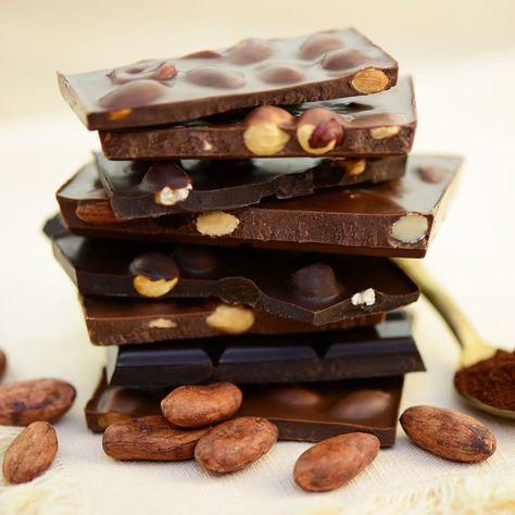 National Bittersweet Chocolate with Almonds Day celebrates a very specific pairing. Learn how this combo may actually improve your health. Chocolate With Almonds, How To Roast Hazelnuts, Cocoa Nibs, Dark Chocolate Bar, Organic Living, Bittersweet Chocolate, Chocolate Treats, Sweet Chocolate, Chocolate Hazelnut