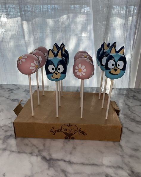 Bluey themed Cakepops and Strawberries 🍓🩵 #phoenixtreats #blueytreats #blueycakepops #blueystrawberries #phoenixsmallbusiness Holguin, Cakepops, Strawberries, Small Business, On Instagram, Quick Saves, Instagram, Cake Pops