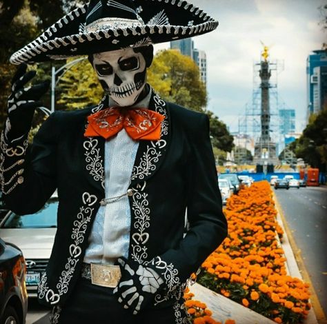 Mariachi Costume, Catrina Costume, Mexican Halloween, Mexico Day Of The Dead, Vampire Bride, Dead Makeup, October Autumn, Cute Couple Halloween Costumes, Mexican Outfit