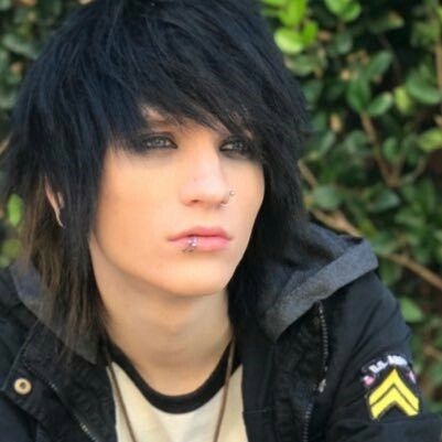 Emo Boy Hair, Cute Emo Guys, Emo People, Scene Punk, Emo Scene Hair, Scene Boys, Emo Aesthetic, Johnnie Guilbert