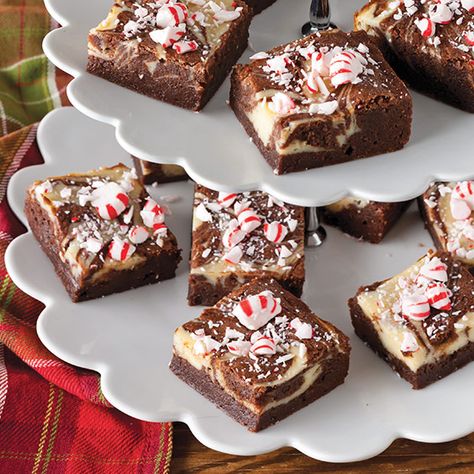 These Cream Cheese Peppermint Brownies will definitely satisfy your sweet tooth! Peppermint Cream Cheese Brownies, Santa Hat Cookies, Bacon Fudge, Peppermint Brownies Recipe, Homemade Holiday Treats, Red Velvet Crinkles, Chocolate Peppermint Brownies, Christmas Yummies, Cream Cheese Brownies