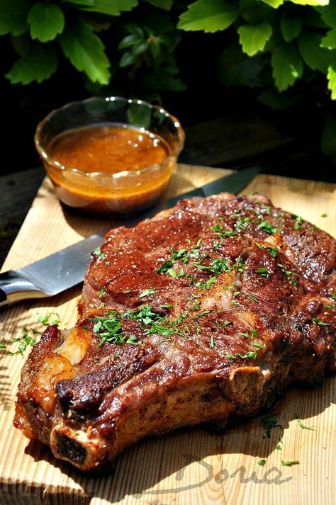 Côte de bœuf au sirop d'agave, miel, à la moutarde de Meaux Short Ribs Slow Cooker, Beef Ribs Recipe, Baked Ribs, Rustic Plates, French Recipes, Roast Beef Recipes, How To Cook Beef, Ribs On Grill, Beef Ribs