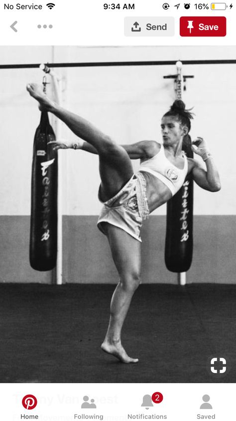 Female Kickboxer, Muay Thai Girl, Muay Thai Women, Boxe Thai, Boxing Ring, Female Martial Artists, Kickboxing Workout, Boxing Girl, Ju Jitsu