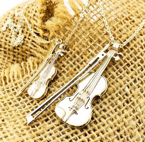 Silver 3D String and Violin Pendant and Necklace in 2 Sizes - Etsy Denmark Chef Necklace, Knife Necklace, Gift For Musician, Big Pendant, Bracelet Craft, Music Teacher Gifts, Fancy Jewellery Designs, Lovers Necklace, Silver Necklaces Women