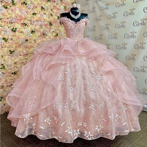 Princess Quinceanera Dresses, Birthday Gown, Gown Birthday, Quinceanera Pink, Quinceanera Themes Dresses, Pink Quince, Quinceanera Dresses Pink, Pink Ball Gown, Vestidos Color Rosa