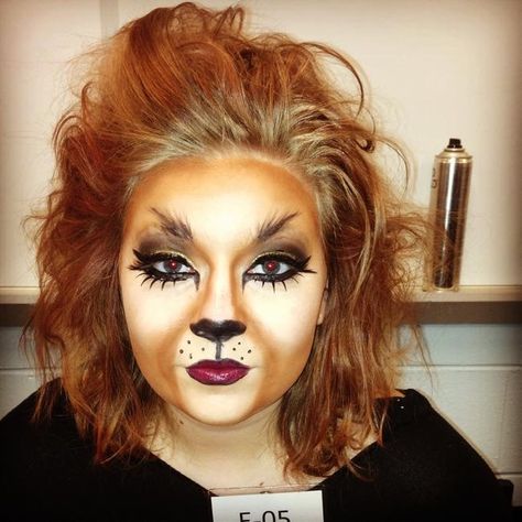 Chewbacca Makeup, Cowardly Lion Costume, Wizard Of Oz Lion, Zebra Makeup, Orange Jackolantern, Lion Makeup, Costume Makeup Tutorial, Maquillage Halloween Simple, Lion Halloween