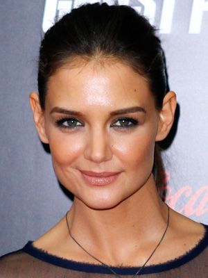 Try Navy Eyeliner This Weekend- Cosmopolitan.com Navy Blue Eyeliner, Navy Eyeliner, Red Carpet Hair, Blue Eyeliner, Special Occasion Hairstyles, Makeup Style, Katie Holmes, Style Crush, Glam Makeup