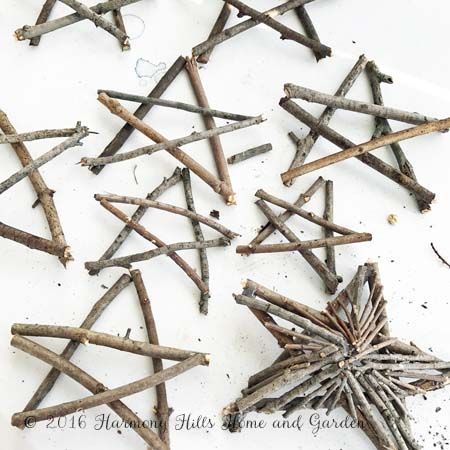 Crafts With Sticks And Twigs, Crafts With Sticks, Branch Crafts, Twig Stars, Twig Christmas Tree, Diy Steps, Twig Crafts, Twig Art, Driftwood Crafts