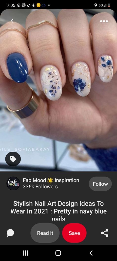 Navy And Beige Nails, Navy And Cream Nails, Navy Wedding Nails For Bride, Navy Floral Nails, Blue Bridesmaid Nails, White Nails With Blue Flowers, Blue Floral Nails, Wedding Core, Nail Art Bleu