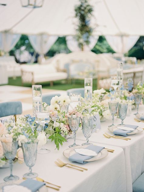 Light Blue Tablescape Wedding, Wedding With Light Blue Accents, Pastel Blue Table Setting, Light Blue Wedding Table Settings, Wedding Table Centerpieces Blue, French Blue Wedding Table Setting, Blue Table Settings Wedding, Blue And White Tablescapes Wedding, Blue And Pink Table Setting