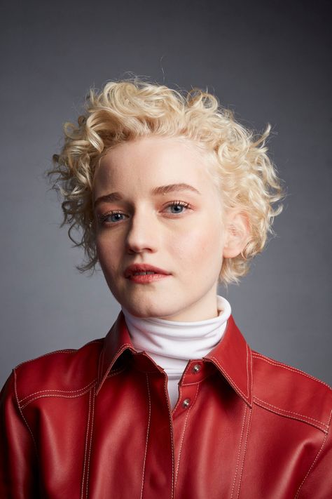 The Golden Globe-winning actress opens up about her new film (that's loosely based on the allegations against Harvey Weinstein), The Assistant, and her rise to stardom. Short Curly Bob Hairstyles, Julia Garner, Short Curly Bob, Perks Of Being A Wallflower, Punk Hair, Sundance Film Festival, Sundance Film, Curly Bob Hairstyles, Professional Dresses