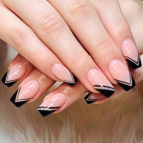 January Nail, January Nail Designs, Elegant Touch Nails, Fancy Nail Art, Nail Tip Designs, Fancy Nails Designs, Christmas Nails Easy, Simple Gel Nails, Black Nail