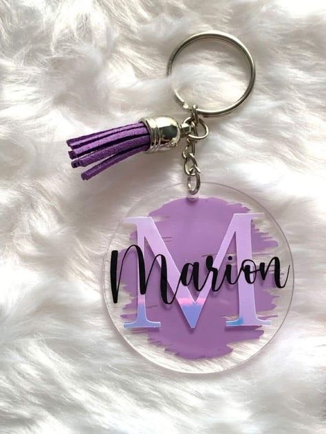 Cricut Keyring Designs, Portachiavi Plexiglass Cricut, Diy Resin Earring Ideas, Crichton Designs, Keychain Design Ideas, Keychain Cricut, Diy Crafts Keychain, Cricut Projects Easy, Idee Cricut