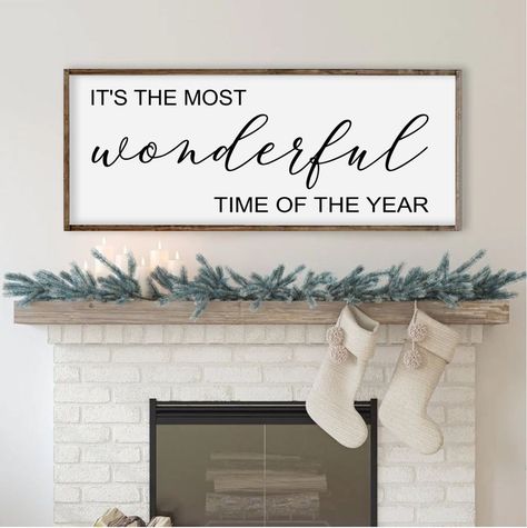 Staircase Decor Ideas, Christmas Decor Rustic, Christmas Staircase Decor, Christmas Staircase, Silver Christmas Decorations, Wall Art Farmhouse, Farmhouse Style Sign, Merry Christmas Sign, Christmas Signs Wood