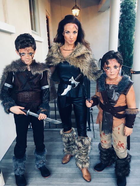 Viking Halloween Costume Family, Nordic Costume Female, Family Viking Costumes, Viking Family Costume, Viking Costume Female Diy Simple Ideas, Viking Costume Female Diy Plus Size, Viking Costume Female Diy Easy, Women’s Viking Costume, Warrior Costume Diy