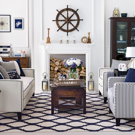 blue and brown hamptons style living room with nautical motifs Nautical Decor Living Room, Living Room Coastal, Lounge Rooms, Nautical Interior, Styl Hampton, Deco Marine, Nautical Living Room, Coastal Decorating Living Room, Popular Interior Design