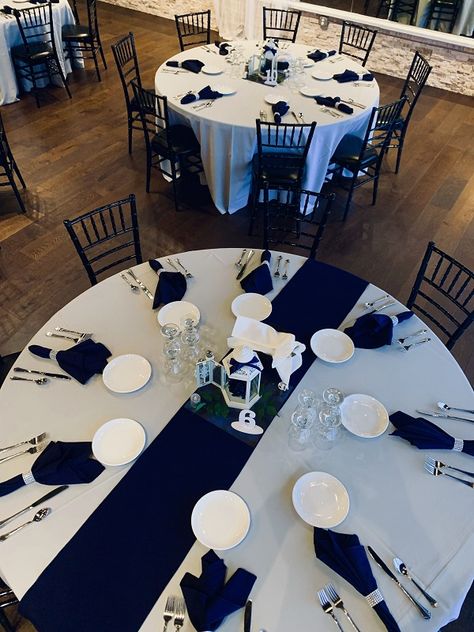 Wedding Decorations Navy Blue, Navy Blue And Silver Wedding, Navy Wedding Decorations, Silver Wedding Reception, Silver Wedding Centerpieces, Blue And Silver Wedding, Navy Blue Wedding Theme, Silver Wedding Theme, Blue Silver Weddings