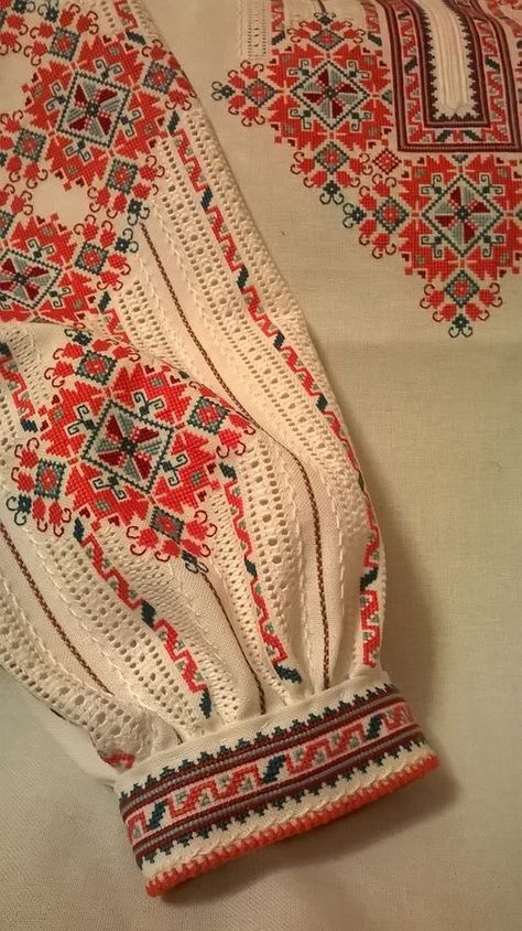 Ethno Style, Hungarian Embroidery, Redwork Embroidery, Learn Embroidery, Folk Embroidery, Embroidery Fashion, Embroidery Tutorials, Embroidery Techniques, Chain Stitch