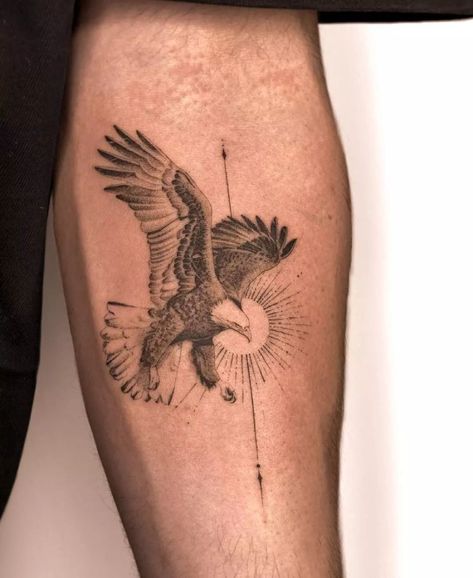 Eagle Tattoo Arm, Thigh Tattoo Men, Upper Thigh Tattoos, Tattoo Pierna, Gear Tattoo, Vogel Tattoo, Simple Tattoos For Guys, Eagle In Flight, Circle Tattoos