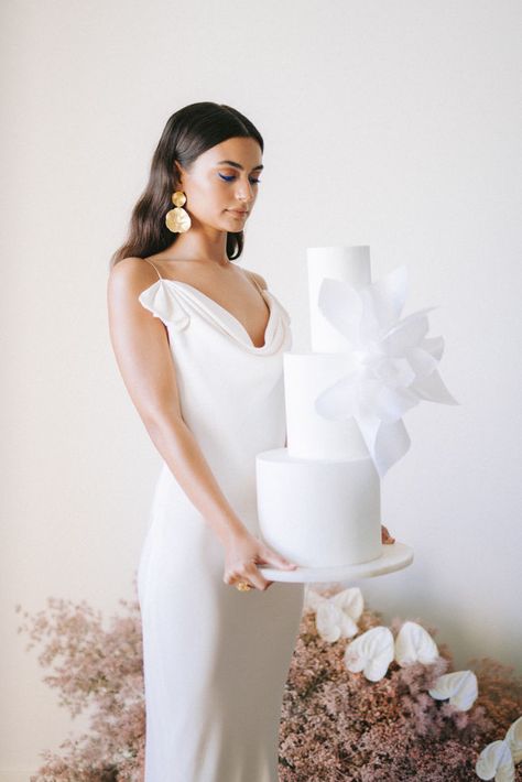 Modern Elegant Bridal Hair, Wedding Hair Down Natural, Simple Wedding Day Hair, Wedding Hair Sleek Down, Modern Hair Wedding, Bride Hair Down Tucked Behind Ears, Slick Straight Wedding Hair, Bridal Hair Down Fine Hair, Simple Bridal Hairstyles Down