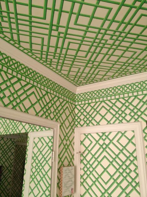 The Peak of Chic®: Home Tour: Dottebob Andes Green Trellis, Tropical Bathroom, Trellis Wallpaper, Trendy Wallpaper, Green Rooms, Painted Ceiling, Classic Decor, Garden Stool, The Ceiling