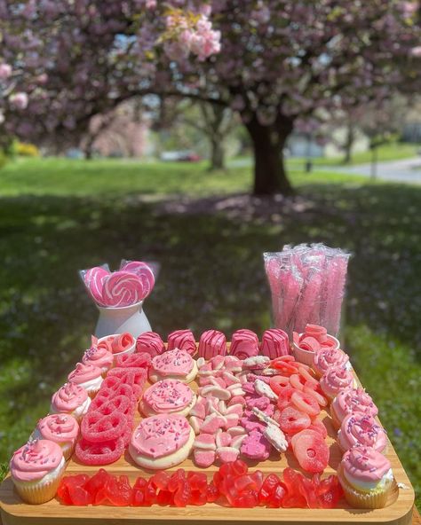 Pink Themed Food Board, Pink Candy Board, Pink Bring A Board Night, Pink Dessert Board, Pink Snack Board, Pink Food Platter, Pink Foods For Color Party, Pink Snack Table, Pink Food Board