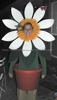 Flower pot costume Daisy Costume Flower, Flower Pot Costume, Daisy Costume, Nutcracker Costumes, Matching Halloween Costumes, Flower Costume, Daisy Girl Scouts, Diy Halloween Costumes For Kids, Daisy Girl