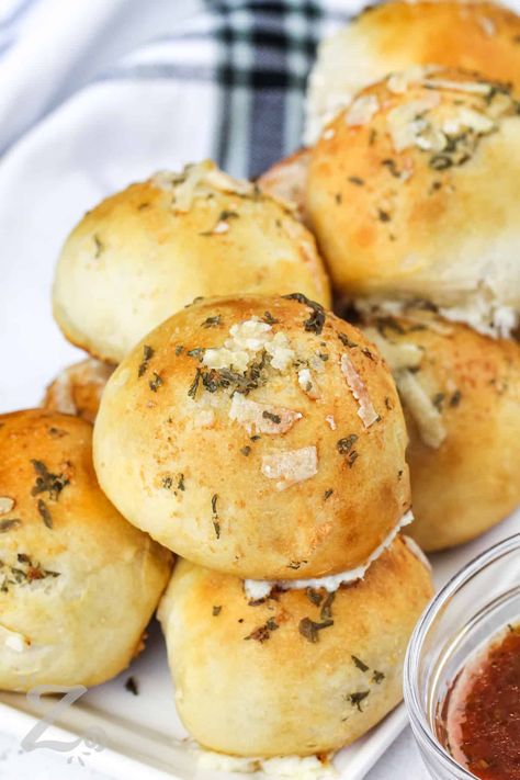 Garlic Herb Bread Recipe, Garlic Herb Bread, Cornbread Muffin, Honey Cornbread Muffins, Pumpkin Cranberry Bread, Homemade Bread Dough, Italian Bread Recipes, Corn Muffin, Jalapeño Peppers