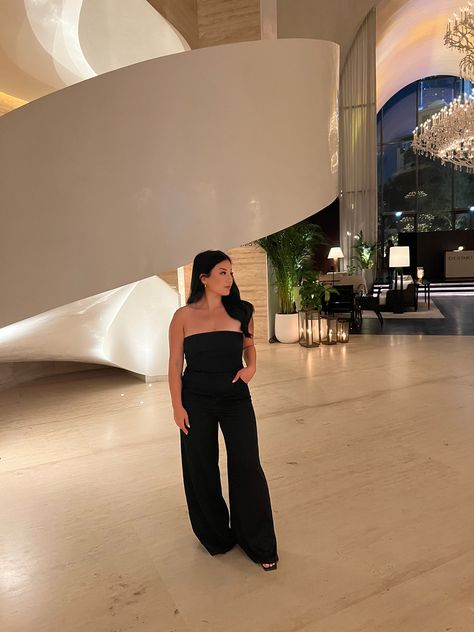 What I wore in Dubai Dubai Night Outfit, Dubai Outfit Ideas For Women, Dubai Summer Outfits, Dubai Vacation Outfits, What To Wear In Dubai, Dubai Outfits Ideas, Dubai Street Style, Dubai Outfit, Trip To Dubai