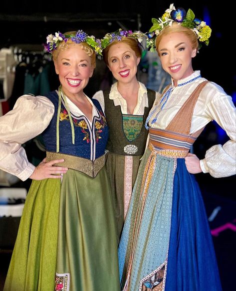 Frozen The Musical Costumes, Frozen Jr Costumes, Oaken Frozen, Frozen Play, Frozen Broadway, Frozen Hans, Era Medieval, Frozen Jr, Medieval Home Decor