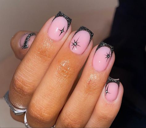 Short Biab Nails Christmas, Autumn Winter Nails 2024, Black Biab Nails, Autumn Biab Nails, Biab Nails Short, Christmas Biab Nails, Biab Nail, Nails Biab, Multicolor Nails