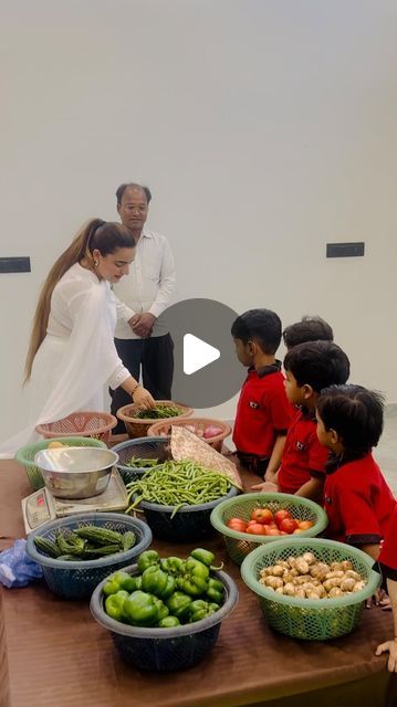 PIET Sanskriti KIDDO on Instagram: "🤩Introducing various concepts to the kids :🤩 ~ The concept of *Vegetables*  ~ The concept of *Buying & Selling* ~ The concept of *Currency*  Kids are learning the names of various vegetables & using the money to buy those & taking away a bag full of vegetables that they purchased from their very own *”PIET KIDDO Vegetable Shop”*🥕🧅🥔🥦🥒🫑🛍️🤩  Best place for your kids early education * Day Care  * ⁠Play school * ⁠Preschool   Every child has a UNIQUE STORY We help them to CHERISH IT #YESPIET   💚Activity based learning  💚 Celebrations, Special days and events with memorable take aways.  💚Hygienic care and comfort provided for the kids.  💚Activity based activities  💚Soft skills  #yespiet" Concepts For Preschoolers, Vegetables Day Activities For Kids, Events Ideas Creative Unique, Vegetable Day Celebration In School, Food Related Activities For Kids, Vegetable Art And Craft, Vegetables Activity For Preschool, Little Chef Activities For Kids, Nutrition Activities For Kids