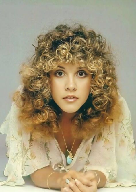 70s Photoshoot, 70 Hairstyles, 1970s Hairstyles, 1960s Hair, 70s Hair, 80s Hair, Curly Bangs, Permed Hairstyles, Stevie Nicks