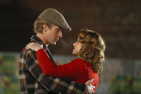 Movie Stills: The Notebook Ryan Gosling And Rachel Mcadams, Gena Rowlands, Romantic Dance, Kissing In The Rain, Like This Song, Nicholas Sparks, James Mcavoy, Rachel Mcadams, The Notebook