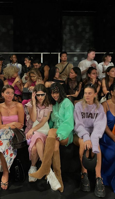 fashion show, fashion aesthetic, modelling, model indurstry, runway, runaway aesthetic Runway Audience, Fashion Show Audience, Audience Aesthetic, Runaway Aesthetic, Fashion Show Aesthetic, Fashion Runaway, Fashion Aesthetic, Fashion Show