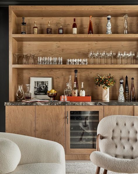 Built In Bar In Living Room, Hotel Bar Design, Bar In Living Room, Home Bar Ideas, Bar Corner, Mediterranean Interior Design, Home Bar Rooms, Parisian Interior, Mediterranean Interior