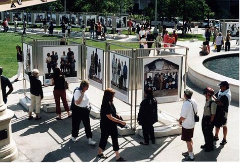 Outdoor Exhibitions of 1000 Families photos | Les expositions des 1000 familles dans le monde entier Outdoor Exhibition, Exhibition Plan, Photo Exhibit, Museum Exhibition Design, Art Galleries Design, Interactive Exhibition, Photography Exhibition, Exhibition Display, Installation Design