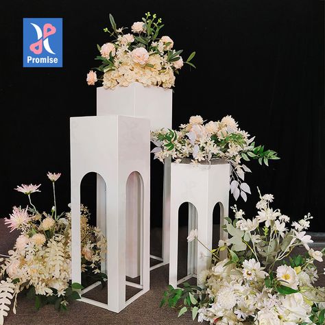 Simple White Flower Stand Wrought Iron Cake Stand for Wedding Party Table Decoration https://m.alibaba.com/product/1600720896783/Simple-White-Flower-Stand-Wrought-Iron.html?__sceneInfo={"cacheTime":"1800000","type":"appDetailShare"} Iron Cake Stand, Wedding Party Table Decorations, Rectangle Cake, Cake Table, Flower Stands, Wedding Arrangements, Bat Mitzvah, Flower Delivery, Dessert Table