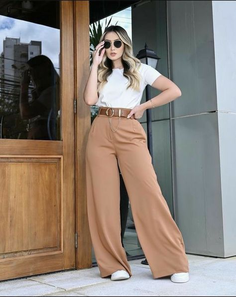 Pallazo Outfits Casual, Pantalon Palazzo Outfits Tenis, Cloudy Day Outfit Summer, Look Elegante Casual, Outfit Palazzo, Breakfast Outfit, Estilo Clean, Casual Oufits, Legs Outfit