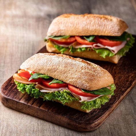 Recipes with Ciabatta Bread Sandwich – Delicious and Versatile Ideas Ciabatta Buns Sandwiches, Ciabatta Bread Recipe Sandwiches, Ciabatta Bread Ideas, Ciabatta Sandwich Recipes, Ciabatta Bread Sandwich, Bread Sandwich Ideas, Lunch Ideas Simple, Ciabatta Sandwich, Ciabatta Bread Recipe