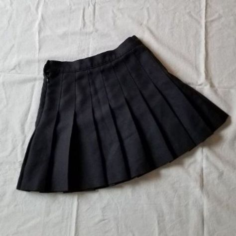 American Apparel Tennis Skirt, Formal Skirts, Styling Skirts, Black Tennis Skirt, Skirt Aesthetic, Rok Mini, Alternative Outfits, Cute Skirts, Tennis Skirt