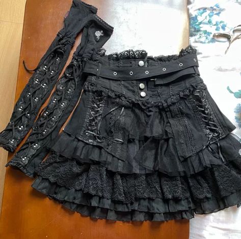 Emo Skirts Outfit, Emo Skirt Outfits, Gothic Skirt Outfit, Alt Skirt, Alt Style Outfit, Emo Skirt, Goth Skirts, Gothic Skirt, I Am Rich