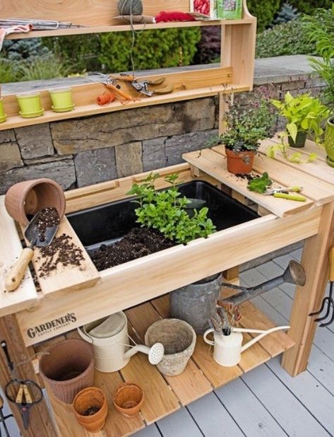 Potting Bench Ideas, Pallet Garden Benches, Diy Potting Bench, Potting Bench Plans, Potting Station, Outdoor Potting Bench, Plants And Gardening, Potting Tables, Potting Table