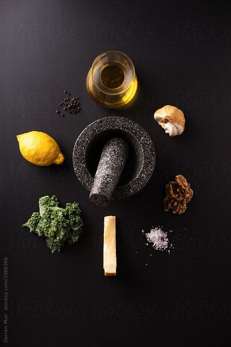 Pesto Photography Food Styling, Simple Food Photography Ideas, Food Ingredients Photography, Food Photography Simple, Simple Food Photography, Ingredient Photography, Pesto Ingredients, Spice Photography, Food Photography Ideas