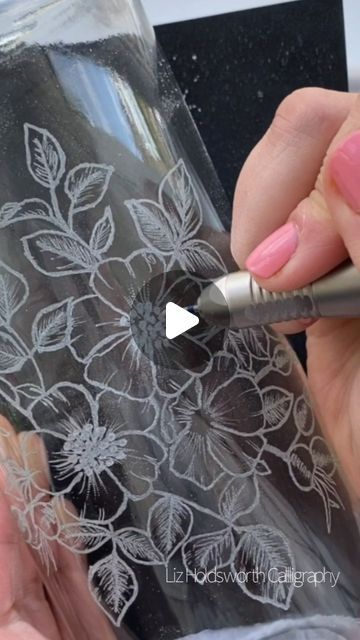 Simple Glass Etching Designs, Engraving Art Drawing, Etched Glass Ideas, Glass Etching Ideas, Sandblasted Glass Art, Glass Etching Art, Glass Calligraphy, Glass Etching Patterns, Glass Etching Projects