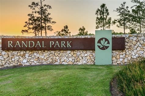 monumental signage - Ecosia Park Wall Design, Subdivision Signs Entrance, Monument Sign Design, Monument Signs Entrance Design, Exterior Signage Entrance, Mailbox Designs, Subdivision Entrance, Creative Mailbox, Boulder Wall