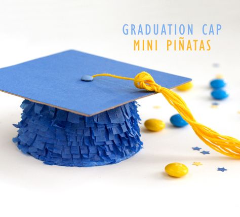 graduation cap mini pinatas Graduation Pinata Ideas, Creative Graduation Gifts, Elementary Graduation, Kindergarten Graduation Party, Graduation Party Foods, Piñata Ideas, Mini Pinatas, Graduation Party Themes, Diy Pinata