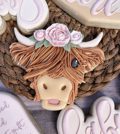 Highland Cow Cookies, Cow Birthday Cake, Cowgirl Cookies, Cow Cookies, Cow Baby Showers, Best Apple Pie, Cowboy Cookies, Sugar Cookie Icing, Cow Birthday